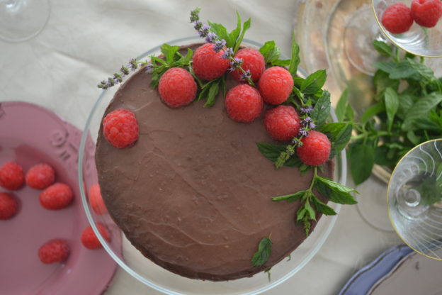 chocolate raspberry wedding cake gluten free vegan Schokolade Himbeer Hochzeitstorte Kuchen glutenfrei